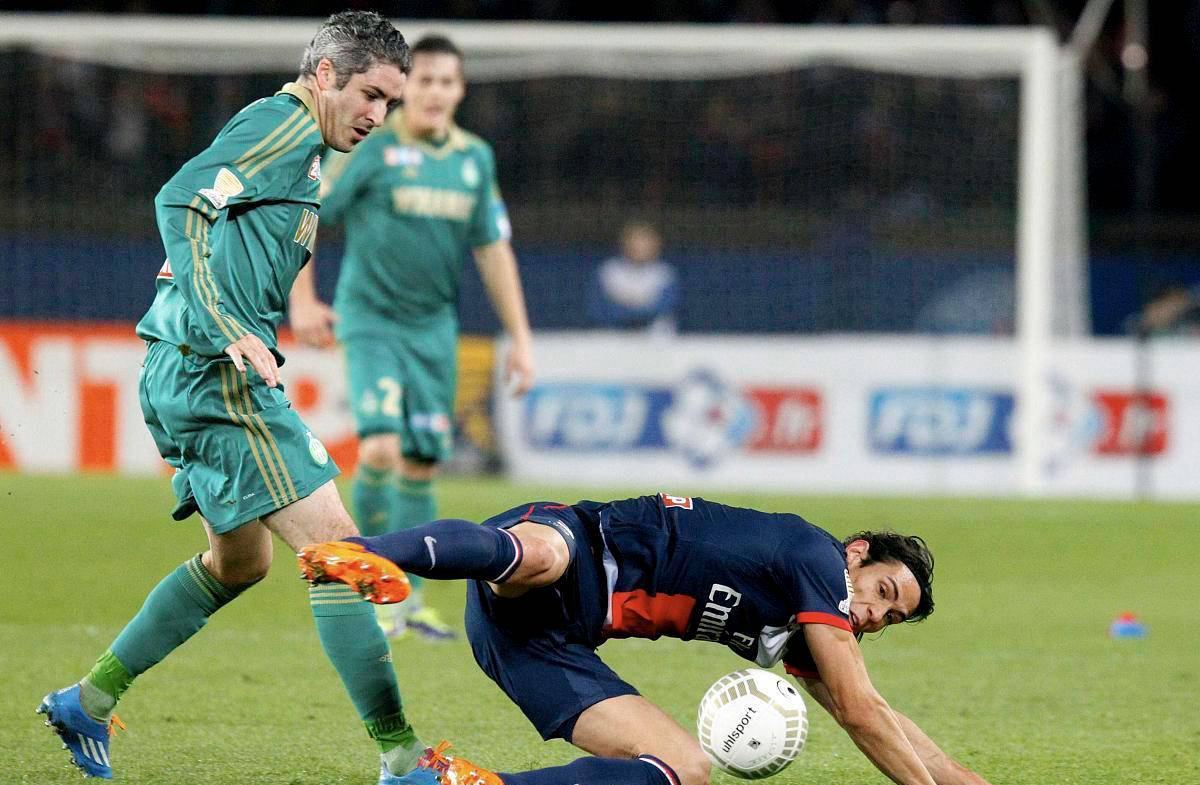 包含圣埃蒂安客场痛失胜利，前四之路坎坷的词条