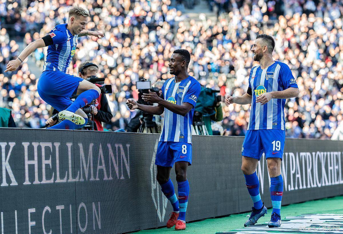 赫尔塔柏林客场制胜，表现出色