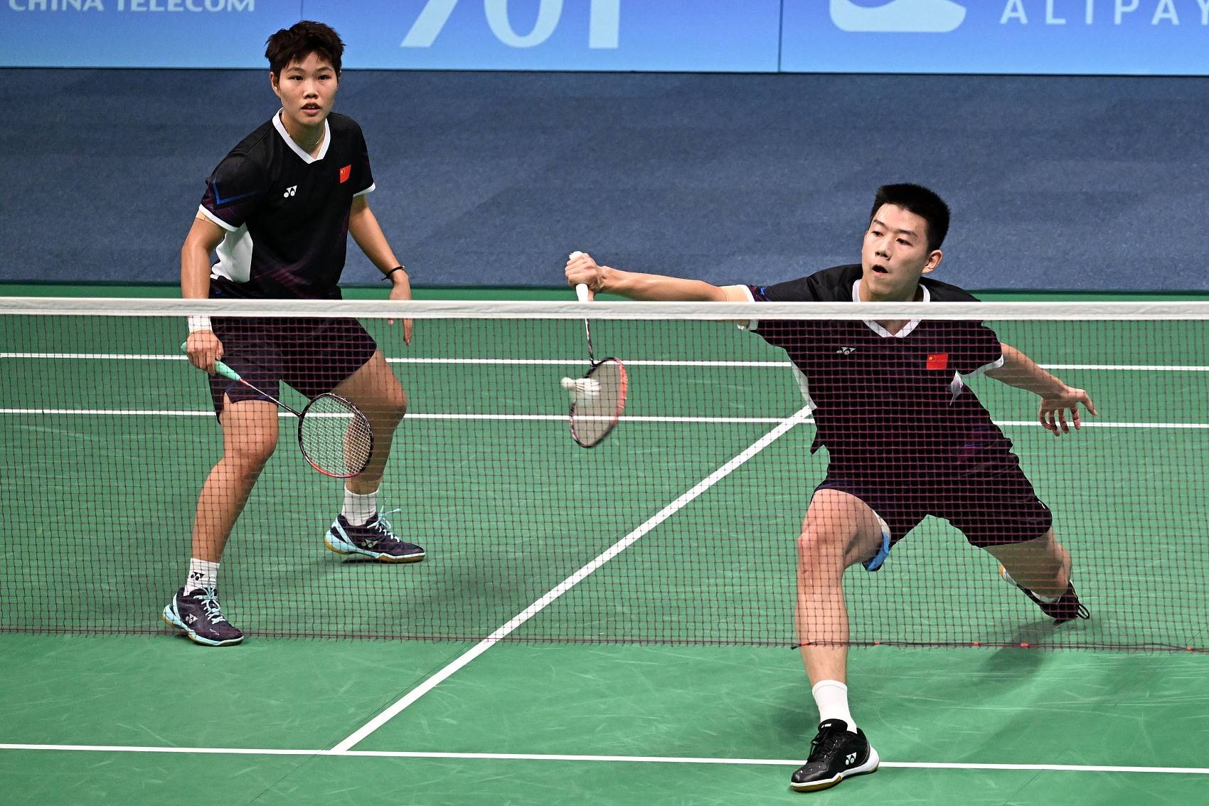 四强争夺：韩国羽毛球选手再胜对手晋级