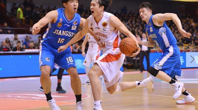 弱队在比赛中力挽狂澜，摘得一场胜利