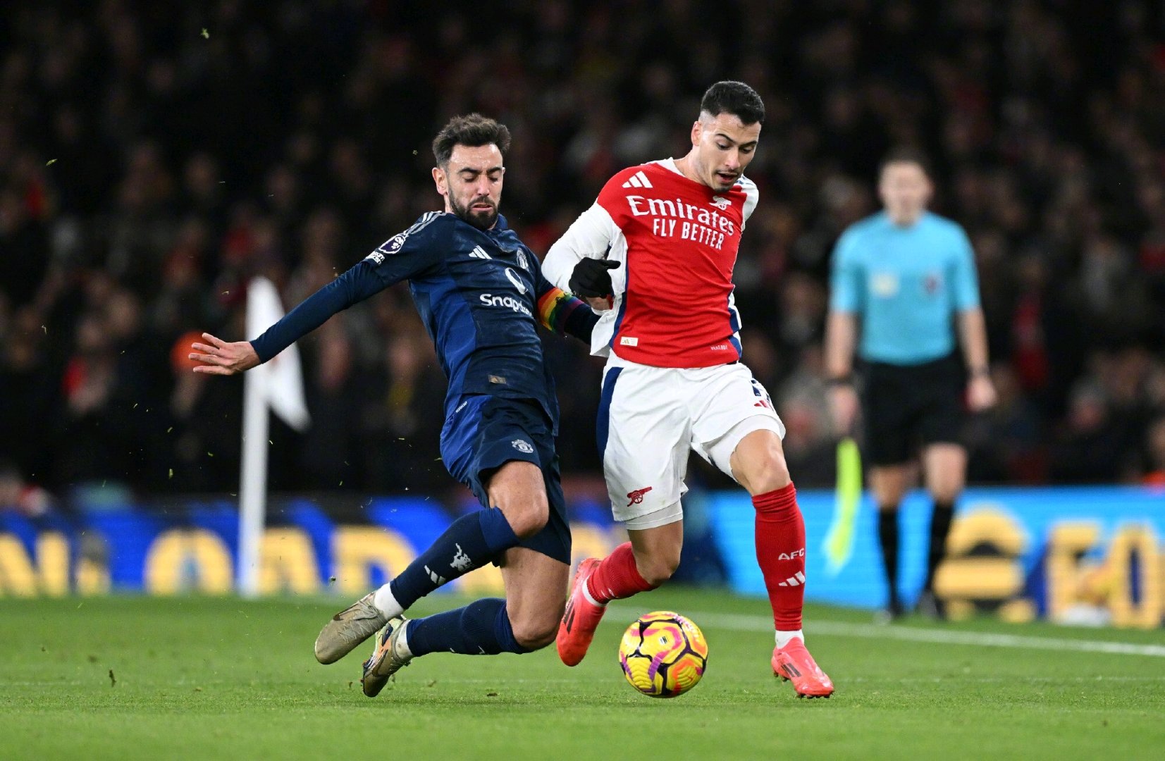 包含雷恩意外战平曼联！重燃淘汰赛悬念的词条