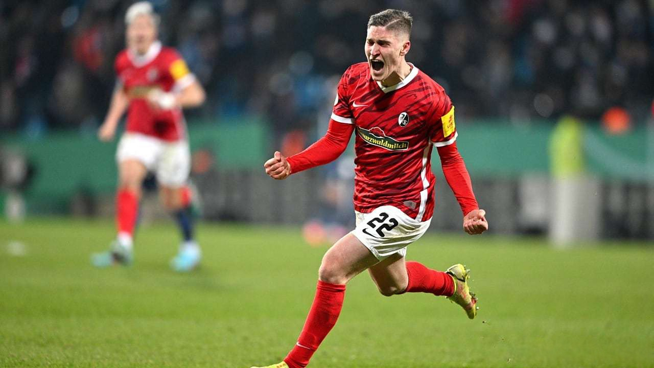 汉堡球队再次获胜，喜迎胜利加冕的简单介绍