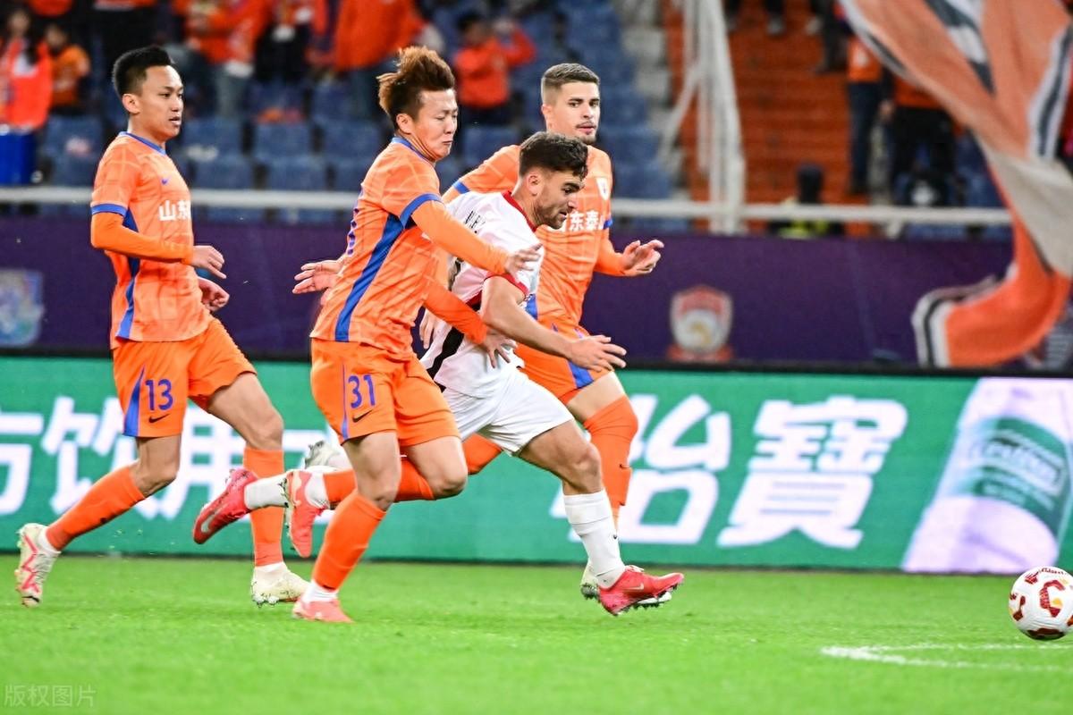 球队备战失误频频,被指责战术漏洞百出 球队备战失误频频,被指责战术漏洞百出