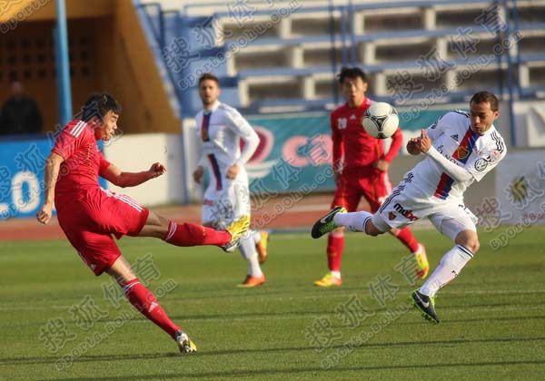 激战一触：球队备战情绪高涨的简单介绍