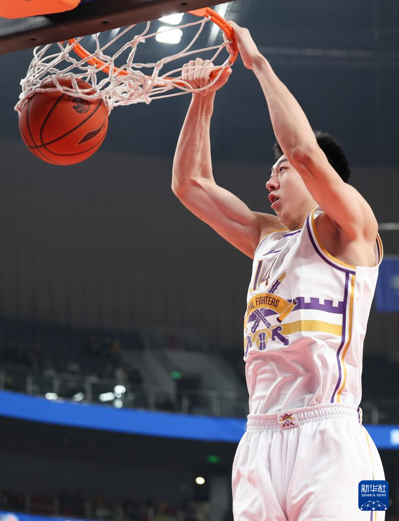 新疆主场高光表现，一举击败江苏