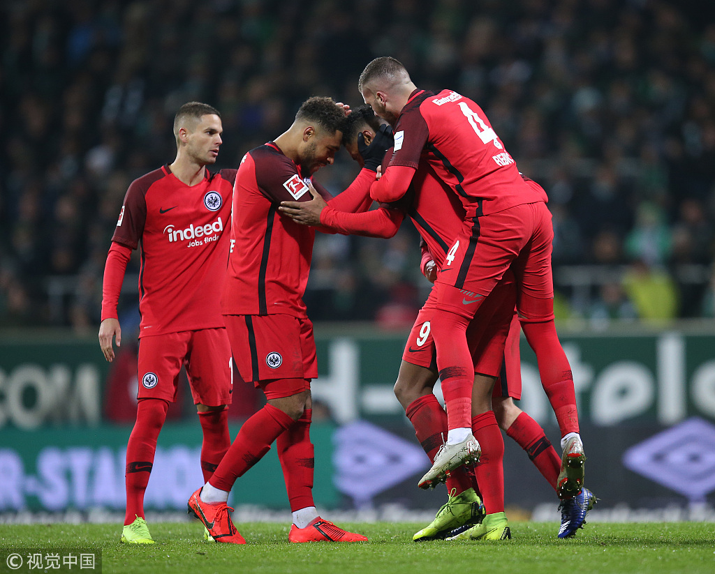 球队实力碾压对手，取得压倒性胜利