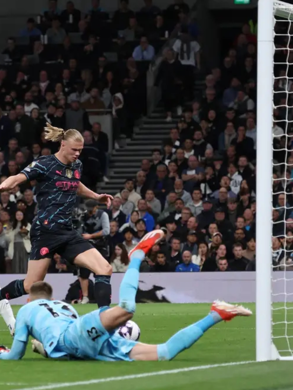 曼城客场逆转阿森纳豪取联赛四连胜