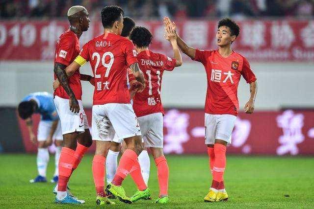 恒大战平泰达，双方角逐激烈令人期待